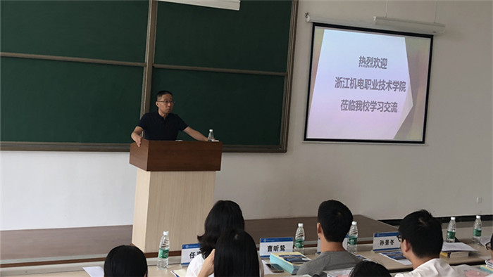 交换生倪勇讲话_副本.jpg 交换生倪勇讲话_副本.jpg