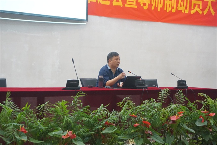 领导.jpg 领导.jpg