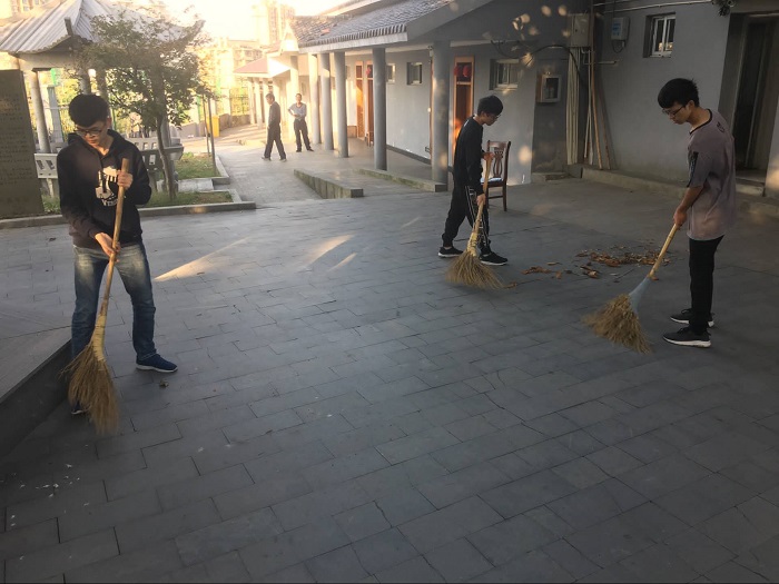 清扫.jpg 清扫.jpg