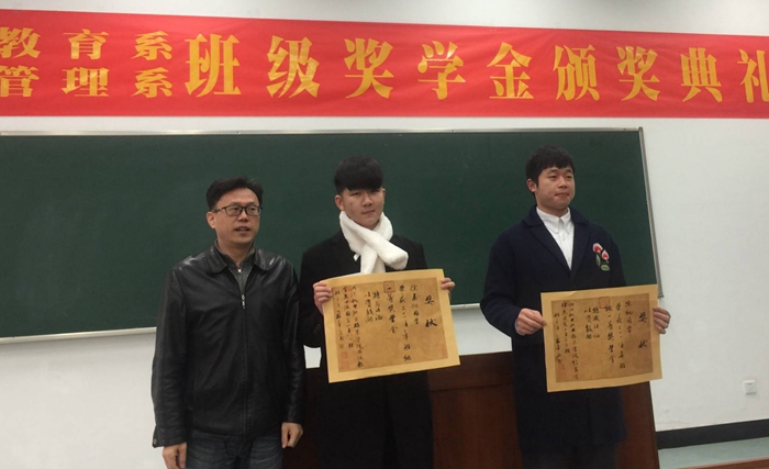 C:\Documents and Settings\Administrator\桌面\D8B439A5F026F1B9DD89FD6705D870A3.jpg