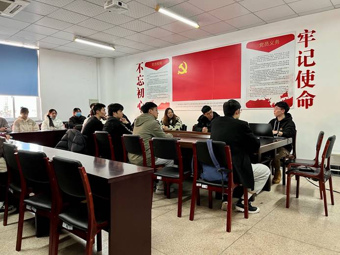 会议室里的人们描述已自动生成