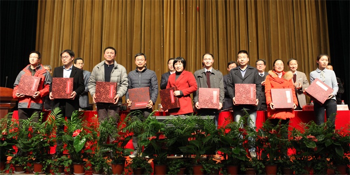 F:\2017年工作\校网新闻\IMG_3570.JPG F:\2017年工作\校网新闻\IMG_3570.JPG