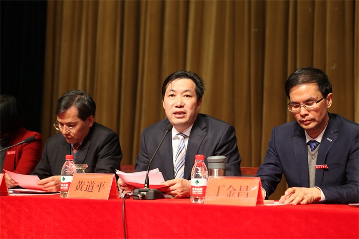 F:\2017年工作\校网新闻\IMG_3585.JPG F:\2017年工作\校网新闻\IMG_3585.JPG