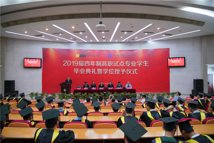 00 824256795.jpg 00 824256795.jpg